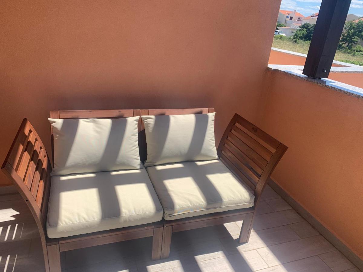 Apartman Matej With Pool Povljana Exteriör bild