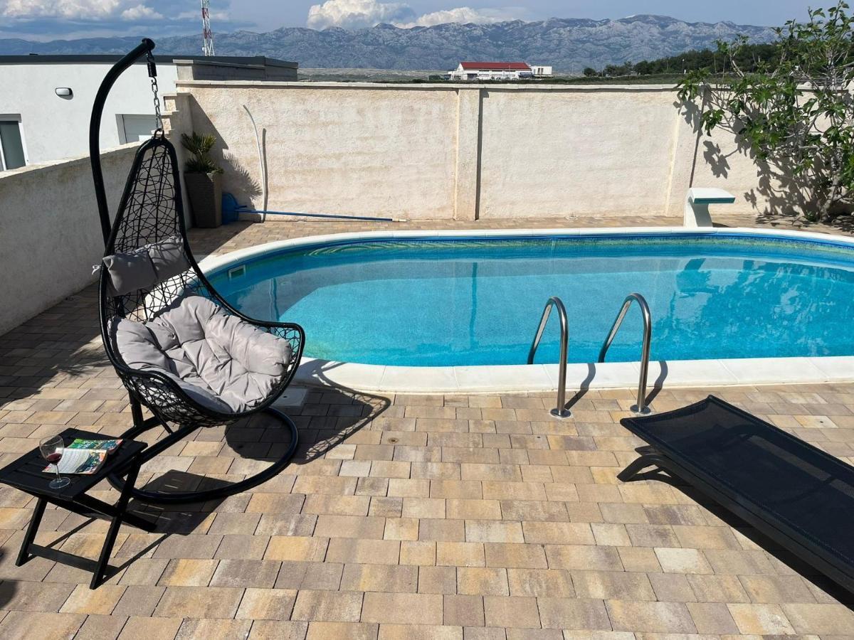 Apartman Matej With Pool Povljana Exteriör bild
