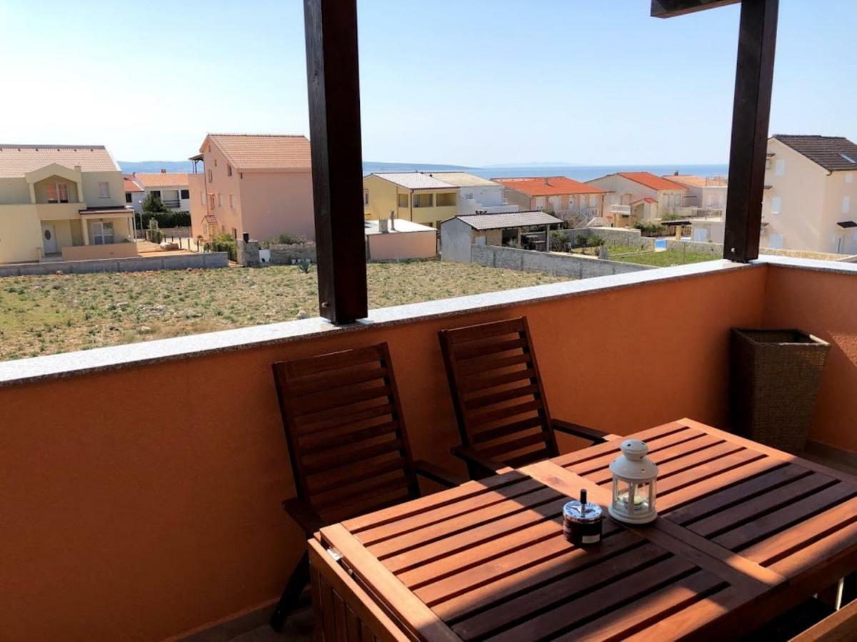 Apartman Matej With Pool Povljana Exteriör bild