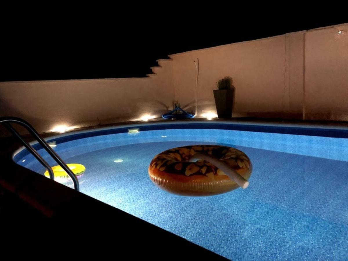Apartman Matej With Pool Povljana Exteriör bild