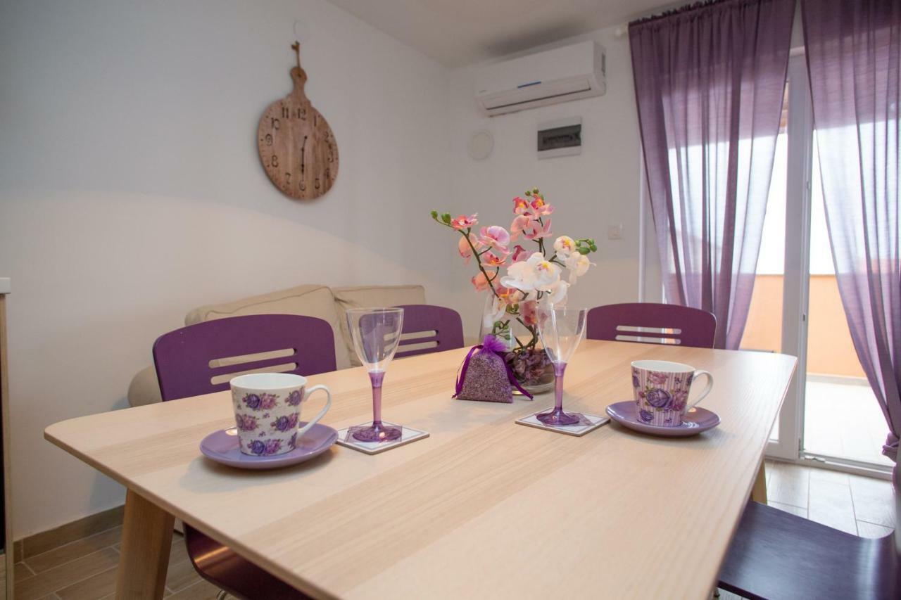 Apartman Matej With Pool Povljana Exteriör bild
