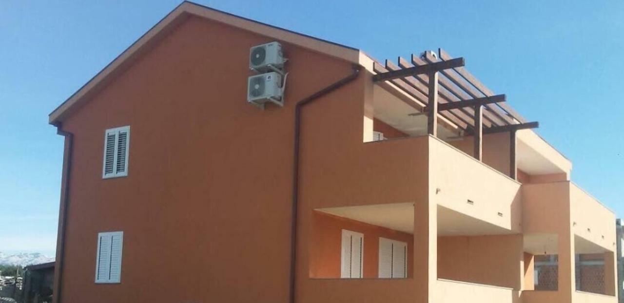 Apartman Matej With Pool Povljana Exteriör bild