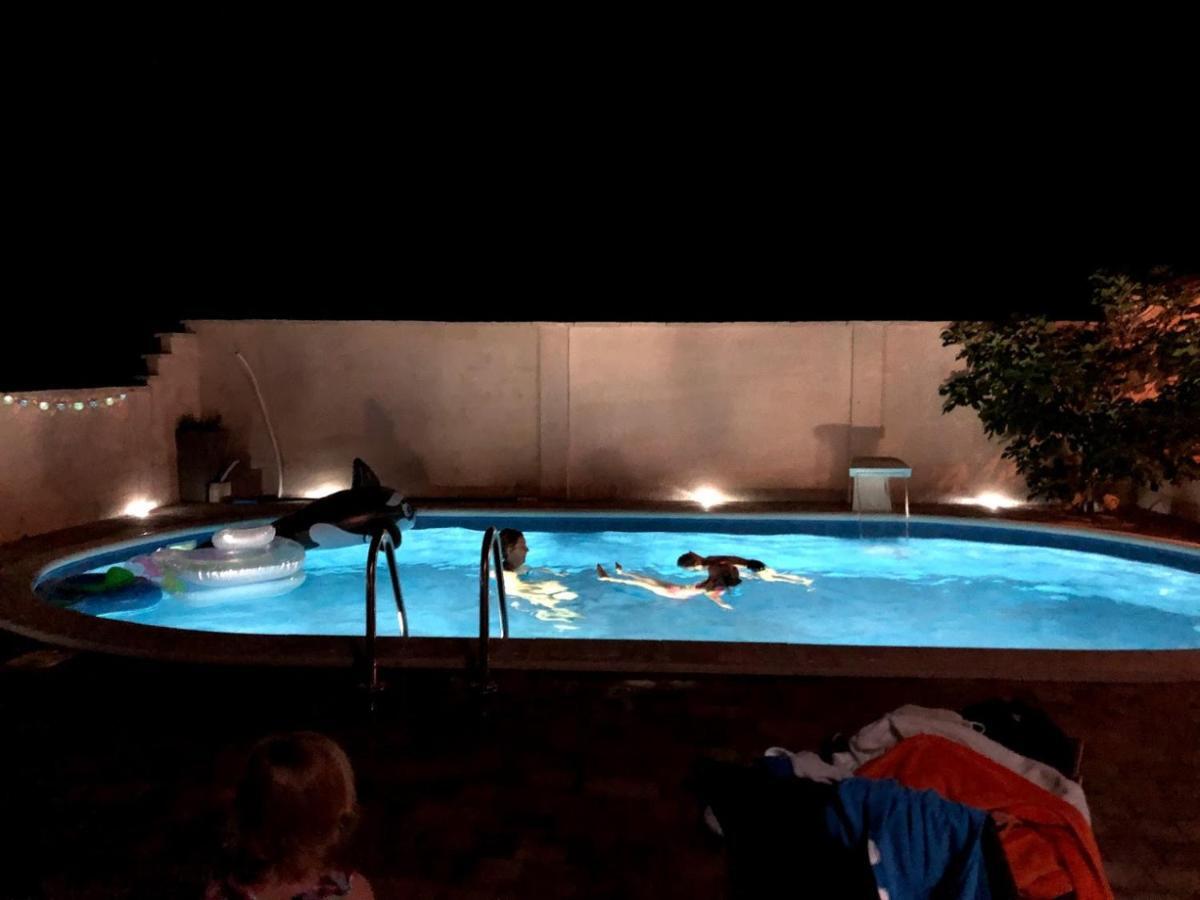 Apartman Matej With Pool Povljana Exteriör bild