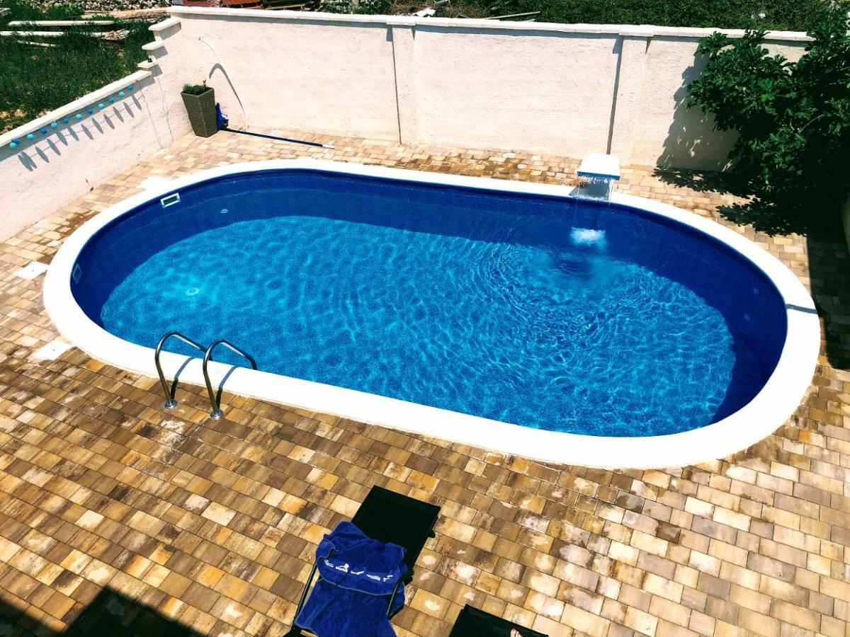 Apartman Matej With Pool Povljana Exteriör bild